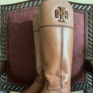 Like new story Burch brown riding boot women’s size 8